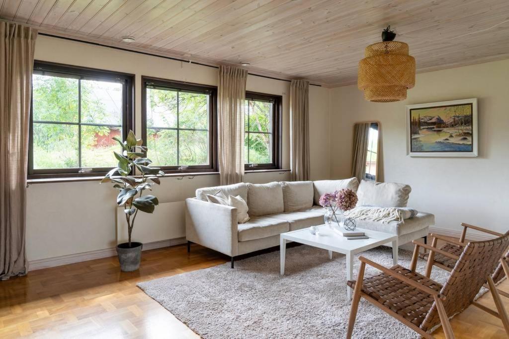 A Countryside Villa Close To Uppsala! Buitenkant foto